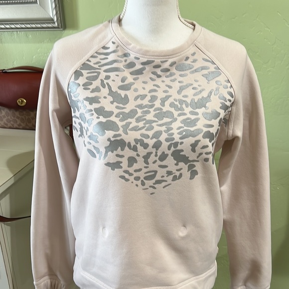 COPY - Lululemon sweater - Picture 2 of 11